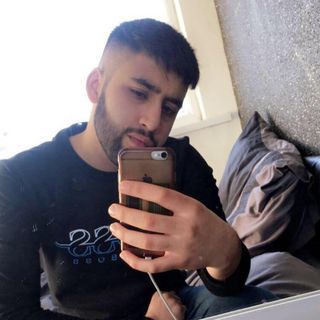 Huzzy Mallu's avatar