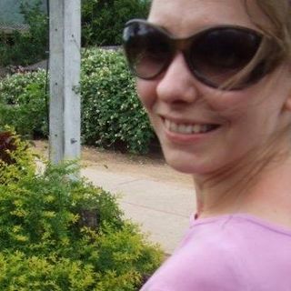 Lorraine Cooper's avatar