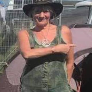 Jo Eyre Basnett's avatar