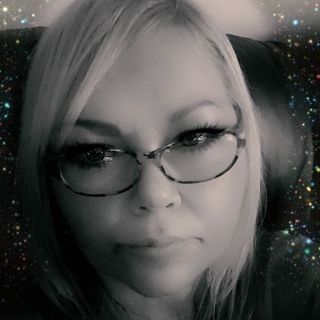 Sue Colin Thomas's avatar