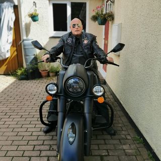Clive Gollop's avatar