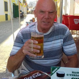 Robin Lawson's avatar