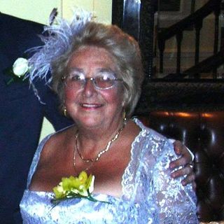 Susan Reed's avatar