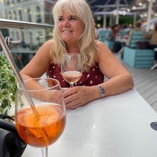 Alison Taylor's avatar