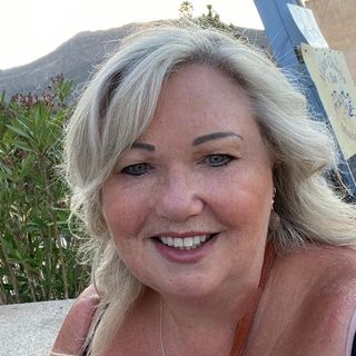 Julie Morrison's avatar