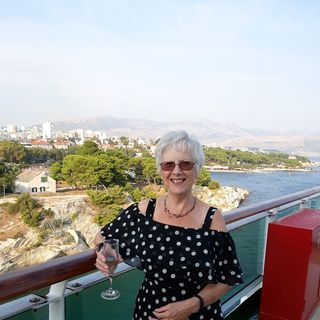 Pauline Harding's avatar