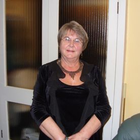 Elizabeth Brown's avatar