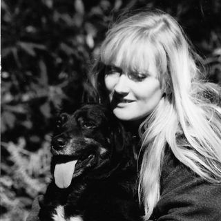 Sandi Lizzie's avatar