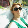 Emily Thomas's avatar