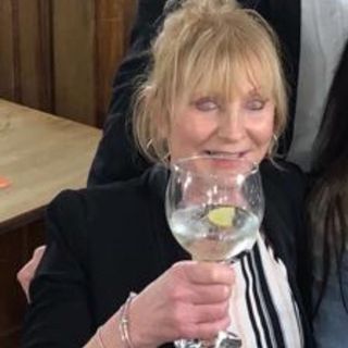 Lynn Harrison's avatar