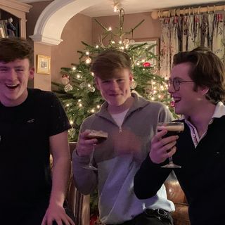 Annie Andronov's avatar