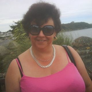 Bev Winstanley's avatar