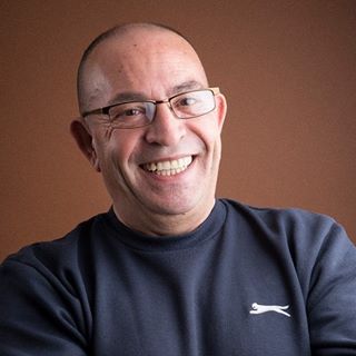 Carlos Lazaro's avatar