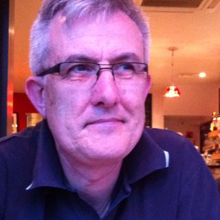 Simon Jones's avatar