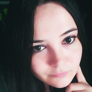 Katie Holloway's avatar