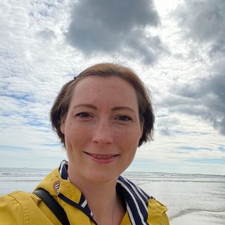 Holly Foley's avatar