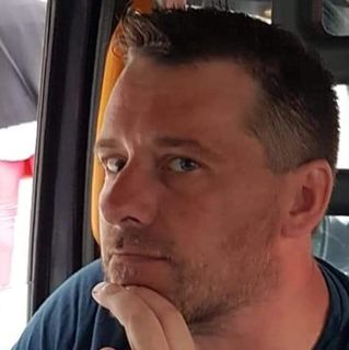 Lee Taylor's avatar