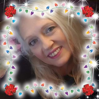 Caro Rumbelow's avatar