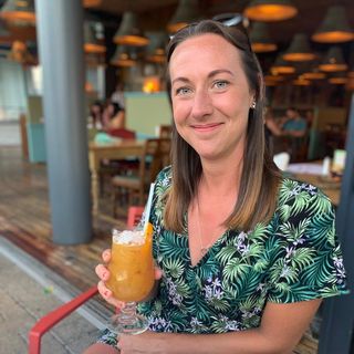 Liz Hawkes's avatar