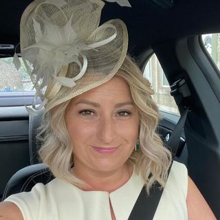 Lucy Johnstone's avatar