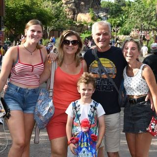 Sarah Carter's avatar