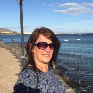 Liz Crawley's avatar