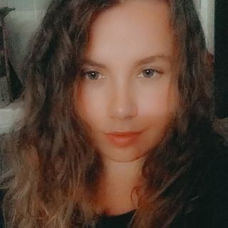 Julie Marie Yvonne Knight 's avatar