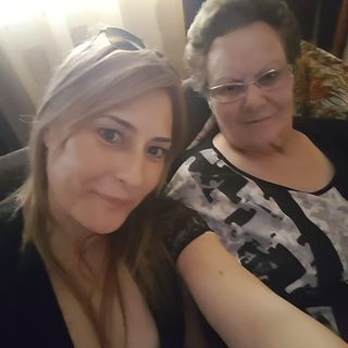 Ana Ribeiro's avatar