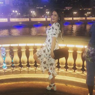 Holly Hendry's avatar