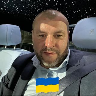 Roman Azarov's avatar