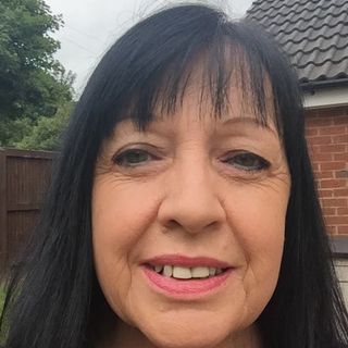 Caroline Clay's avatar