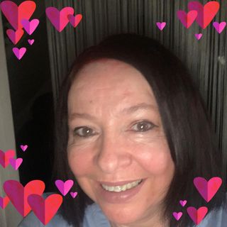 Julie Schless's avatar