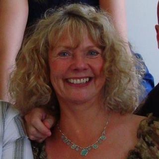 Helen Clare Shaw's avatar