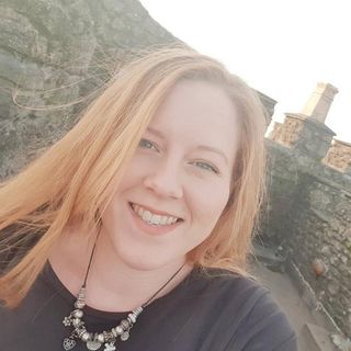 Tia Holland's avatar