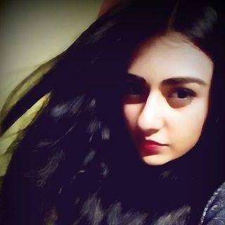 Komal Qasim's avatar