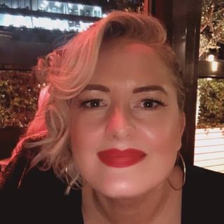 Laura Hillier's avatar