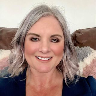 Angela Maclean's avatar