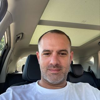 Alexandru Dolhascu's avatar