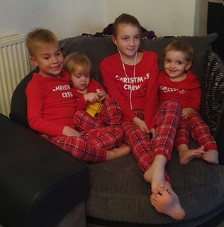 Lara Elizabeth's avatar