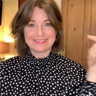 Claire Lawrence's avatar