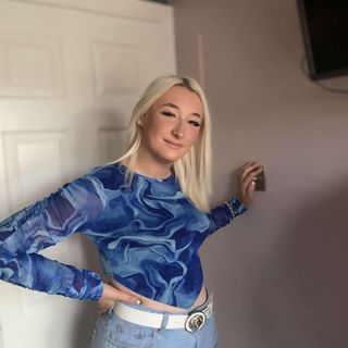 Holly Belcher's avatar