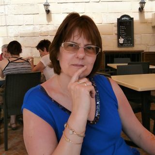 Shirley Hill's avatar