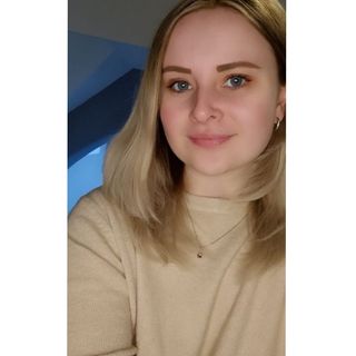 Emily Parker's avatar