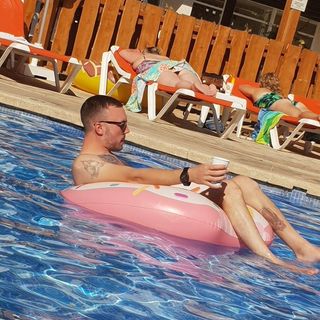 Daniel Thomas's avatar