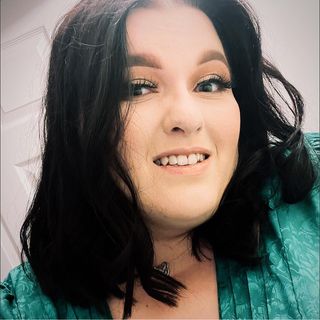 Holly Marie Kirk's avatar