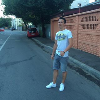 Robert Daniel's avatar