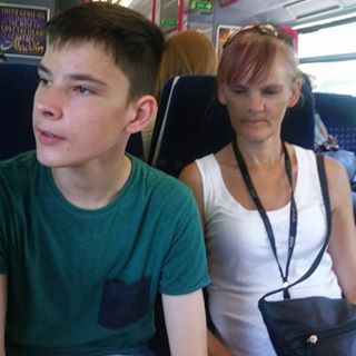 Shirley Knight's avatar