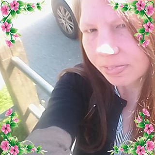 June Capell's avatar