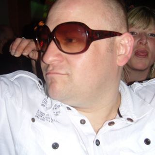 Lee Watkins's avatar