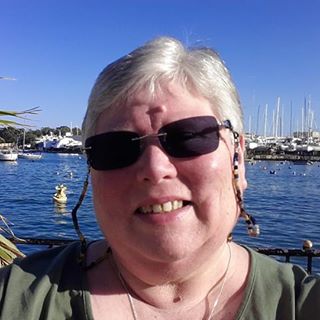 Liz Farnell's avatar